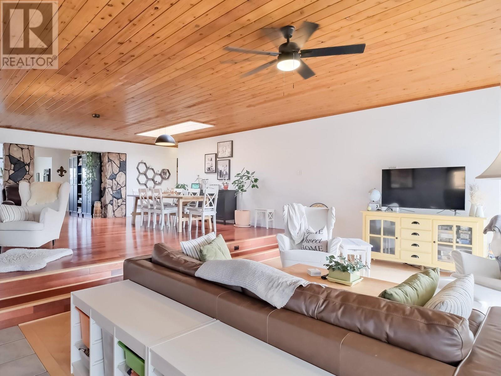  210 YORKTON Avenue, Penticton