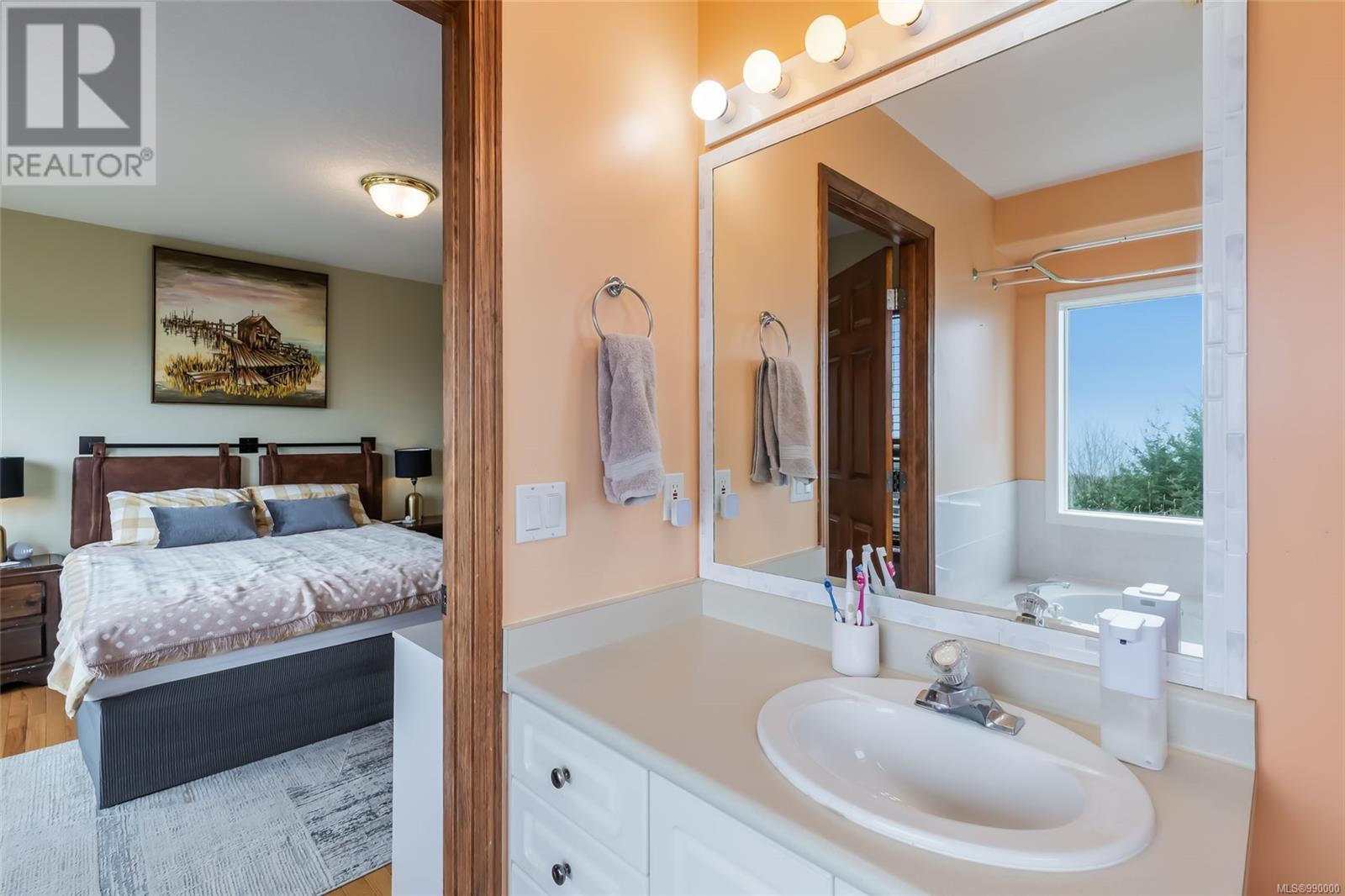 4718 Laguna Way, Nanaimo real estate listing 990000
