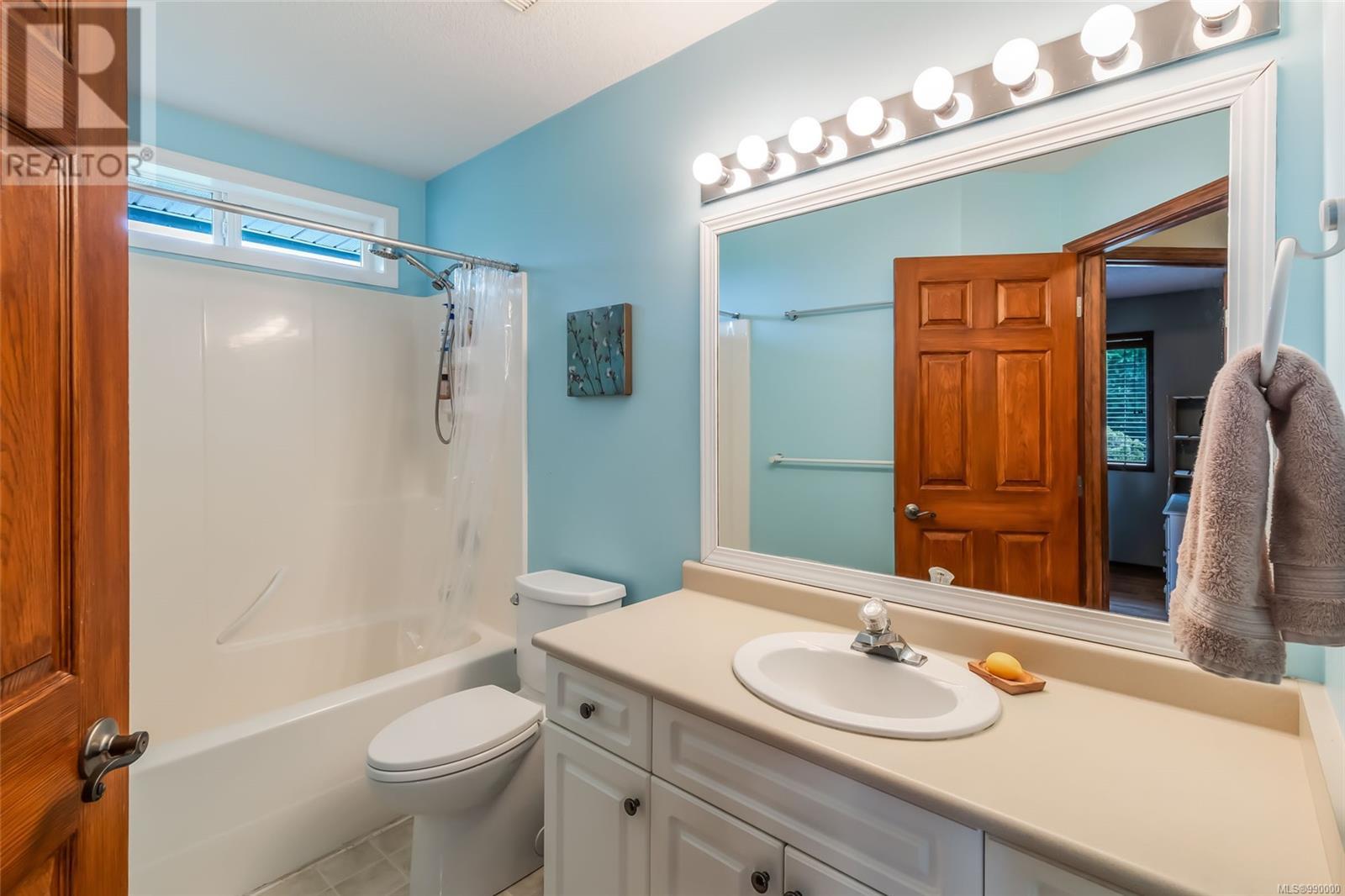 4718 Laguna Way, Nanaimo real estate listing 990000