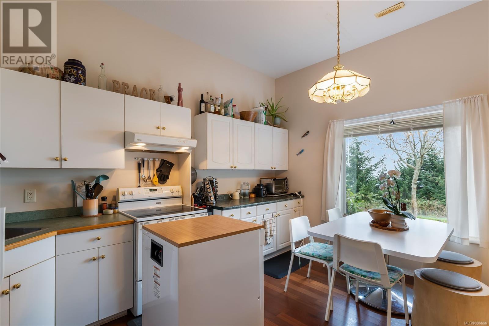 4718 Laguna Way, Nanaimo real estate listing 990000