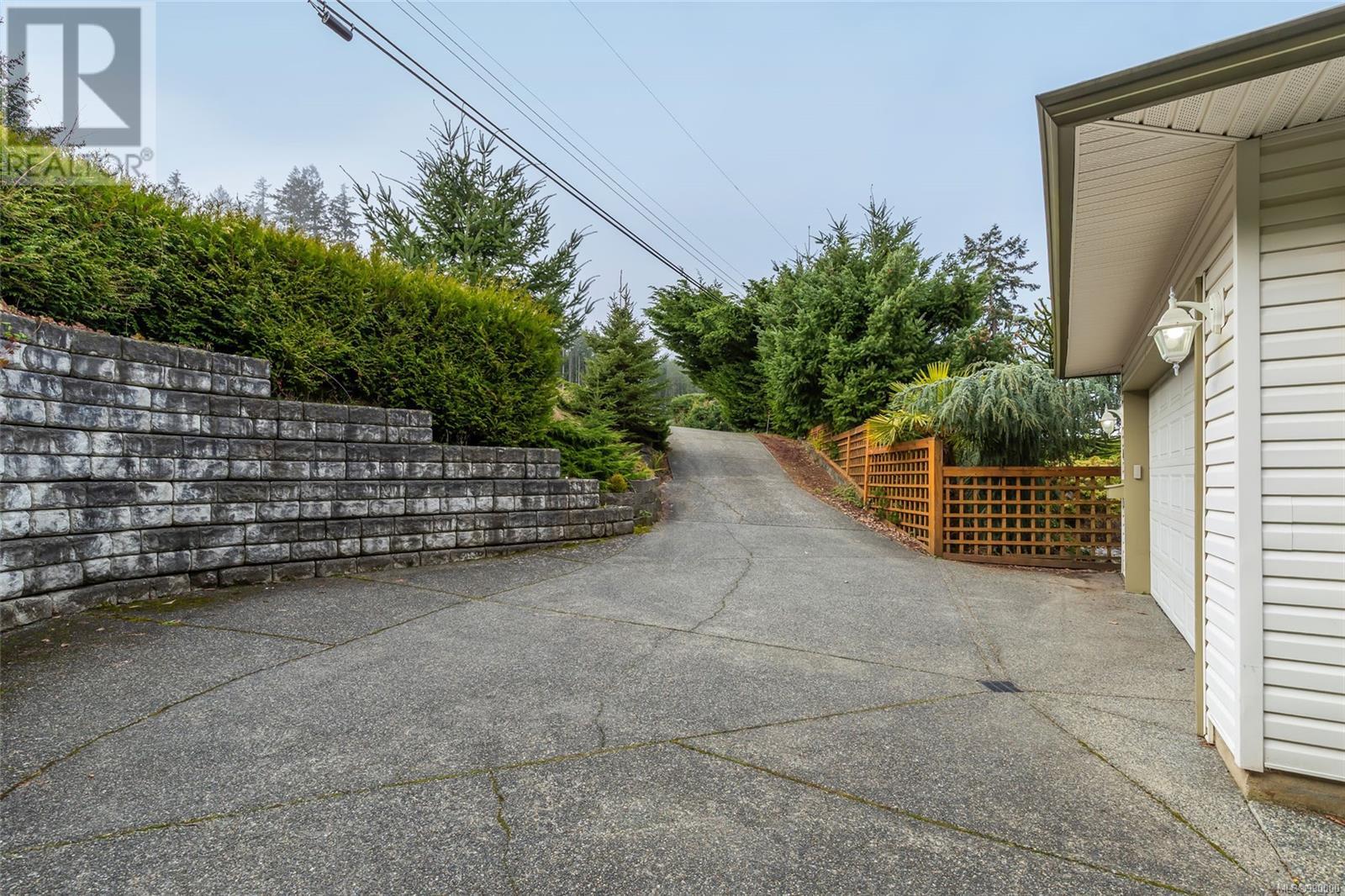 4718 Laguna Way, Nanaimo real estate listing 990000