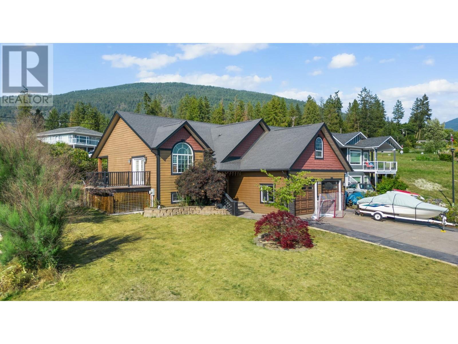 1028 PURCELL Crescent, Creston