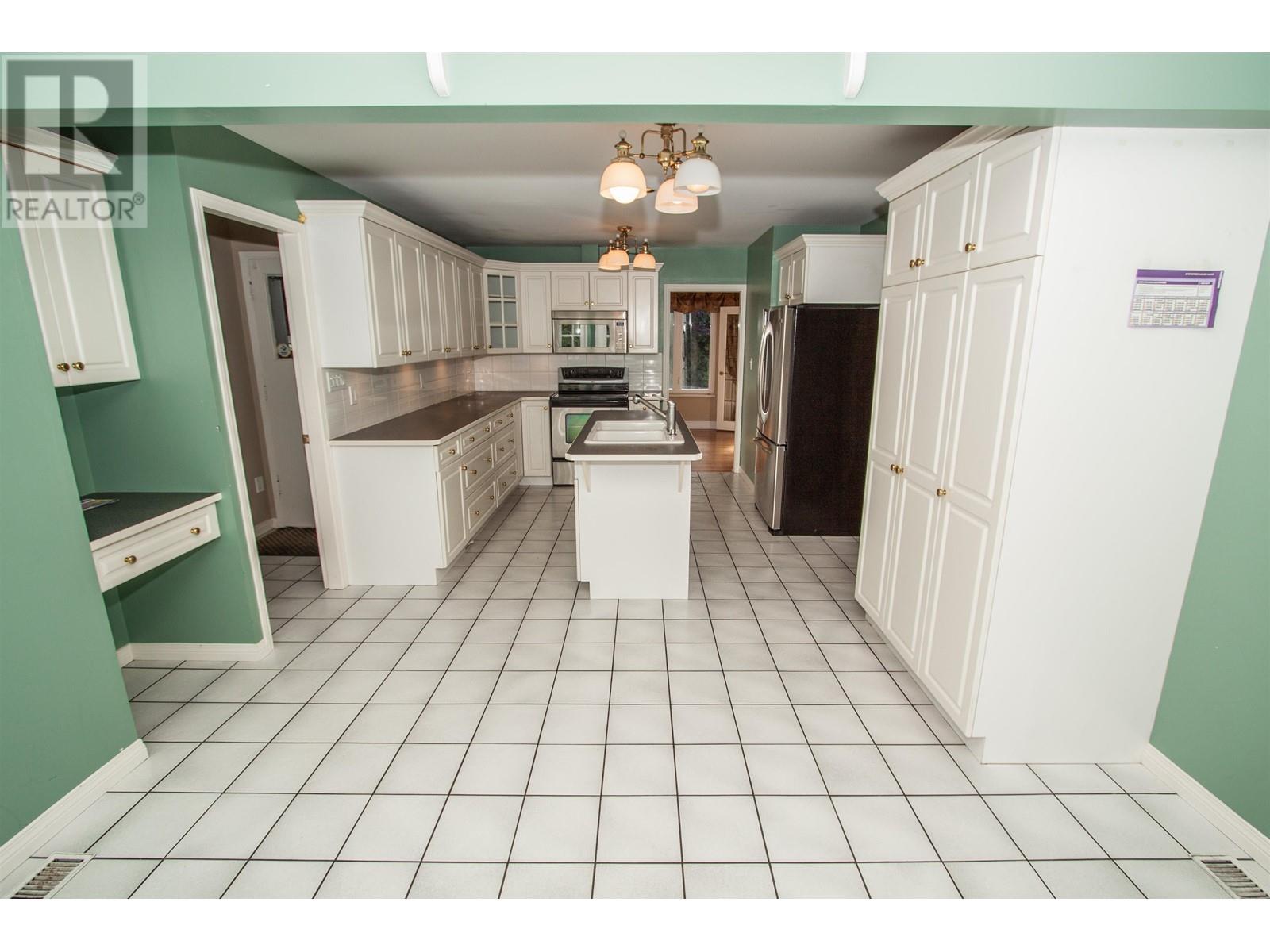 4032 RIPPLE ROAD, West Vancouver real estate listing R2972433