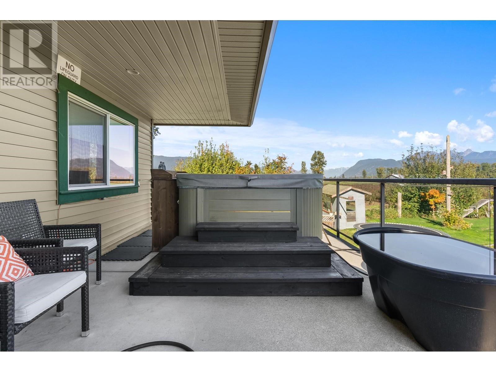 13222 SHARPE ROAD, Pitt Meadows real estate listing R2972871