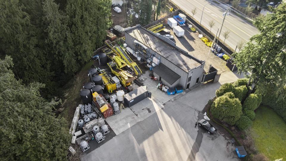 23009 FRASER HIGHWAY, Langley