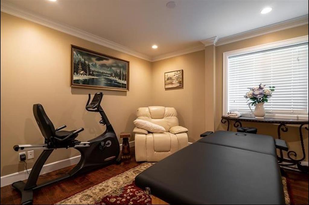 23009 FRASER HIGHWAY, Langley