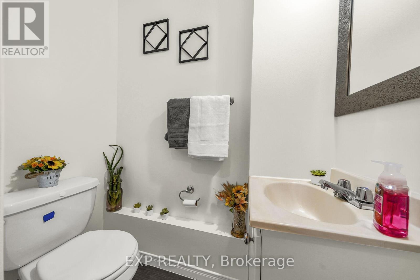 Photo 19 of 19 Railway Street, Hamilton ON