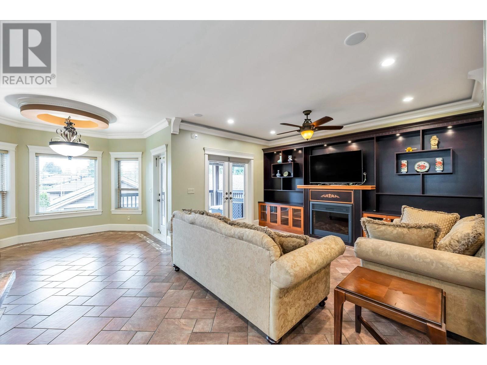 7307 2ND STREET, Burnaby