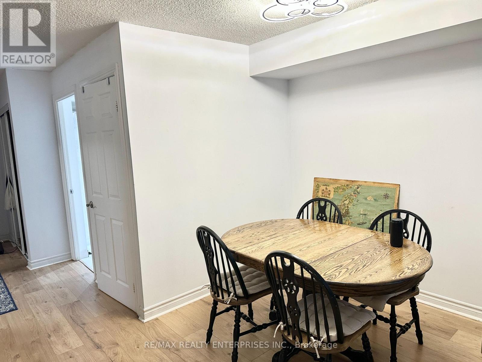 Photo 14 of 409 270 Wellington Street W, Toronto ON