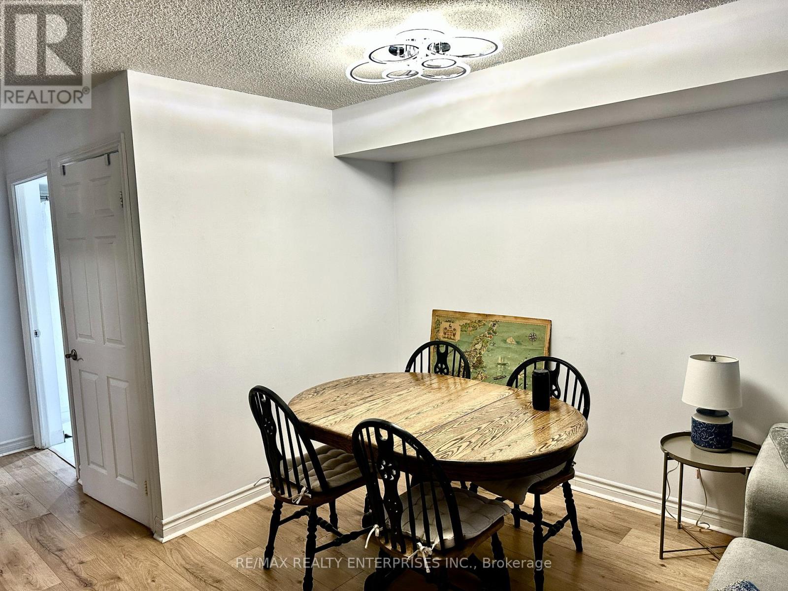 Photo 18 of 409 270 Wellington Street W, Toronto ON