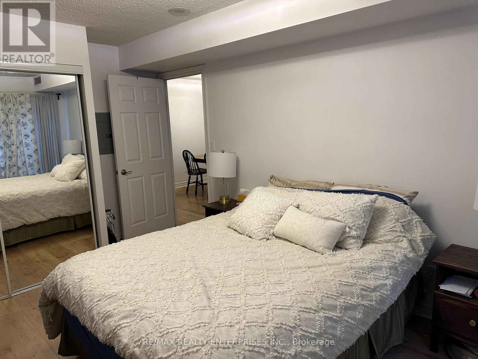Photo 23 of 409 270 Wellington Street W, Toronto ON