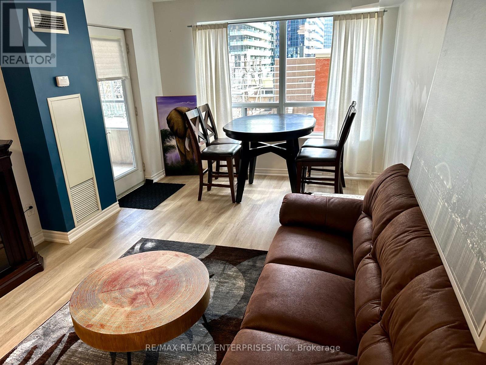 Photo 16 of 436 250 Wellington Street W, Toronto ON