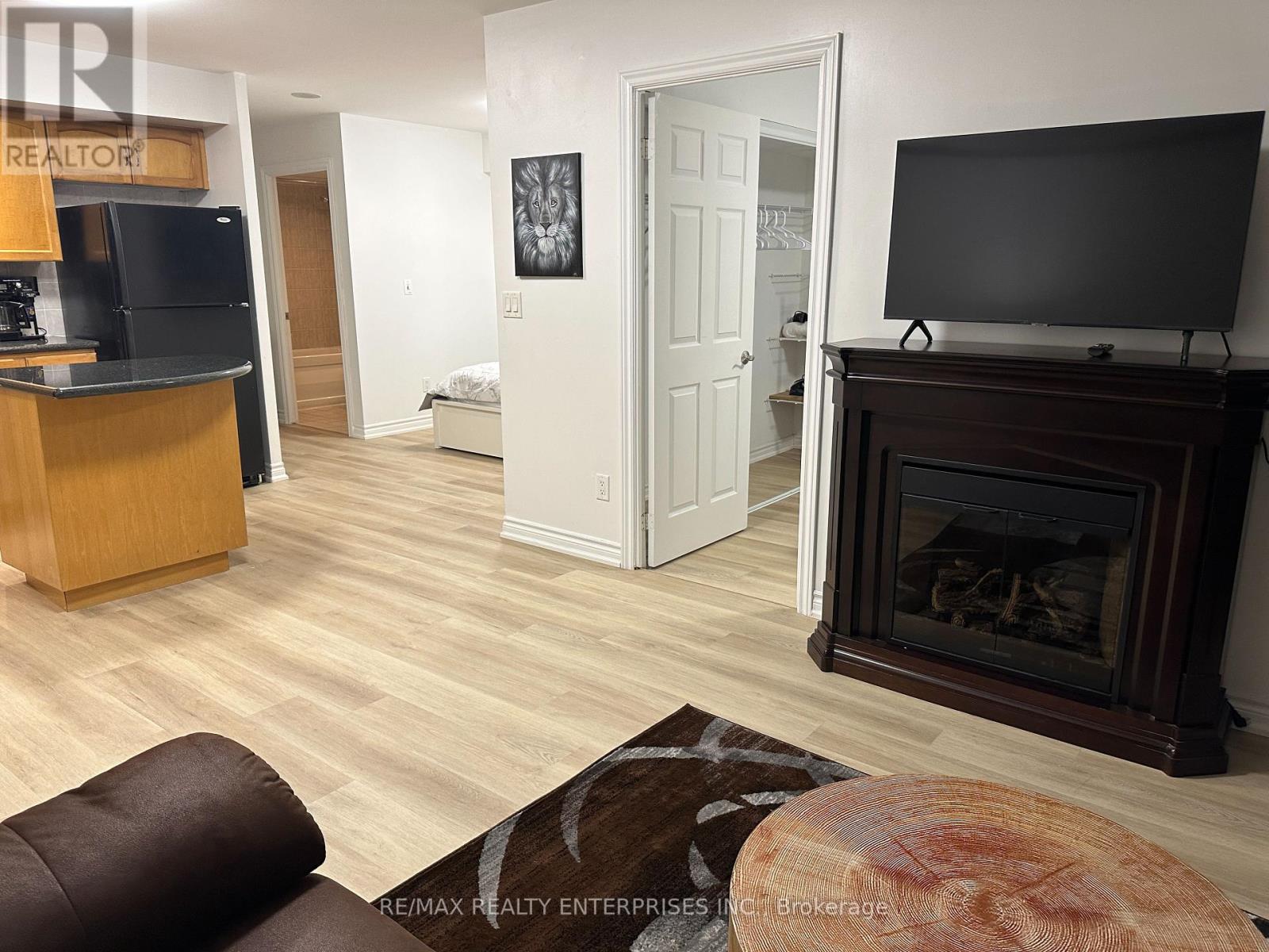 Photo 18 of 436 250 Wellington Street W, Toronto ON