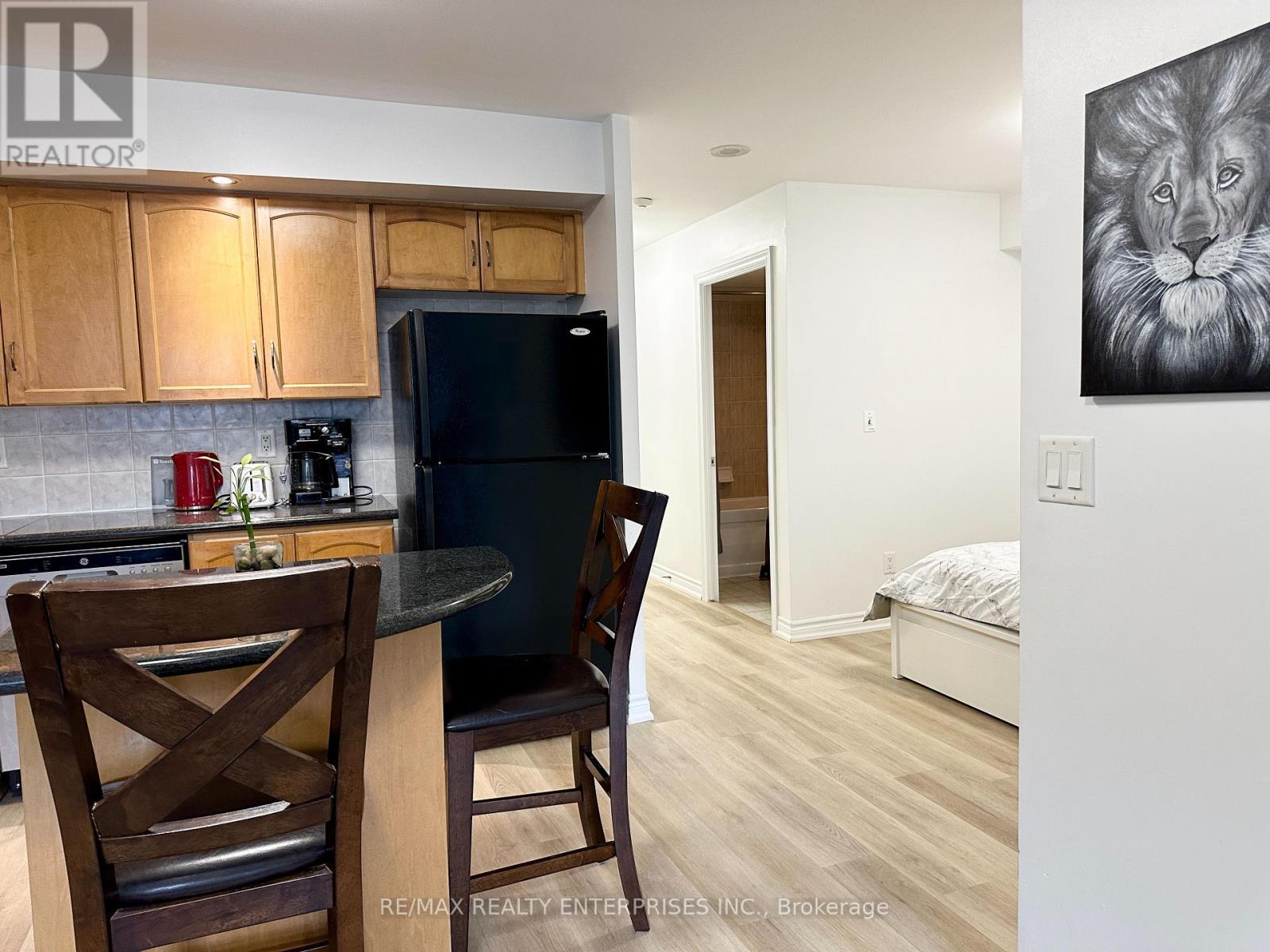 Photo 28 of 436 250 Wellington Street W, Toronto ON