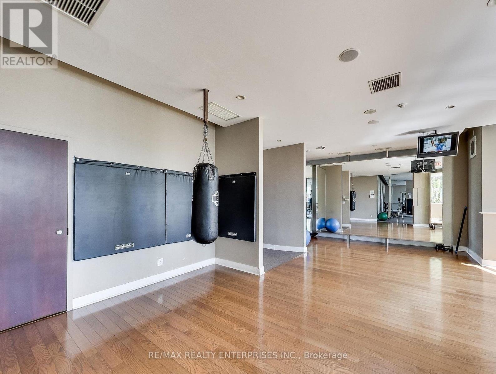 Photo 39 of 436 250 Wellington Street W, Toronto ON