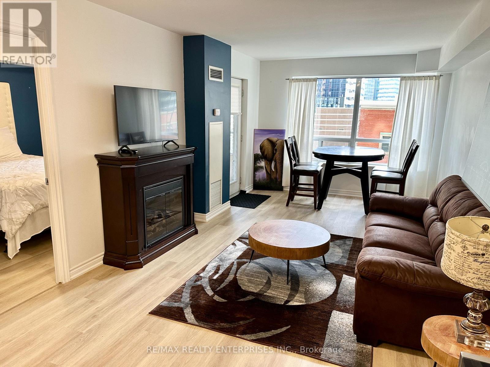 Photo 5 of 436 250 Wellington Street W, Toronto ON