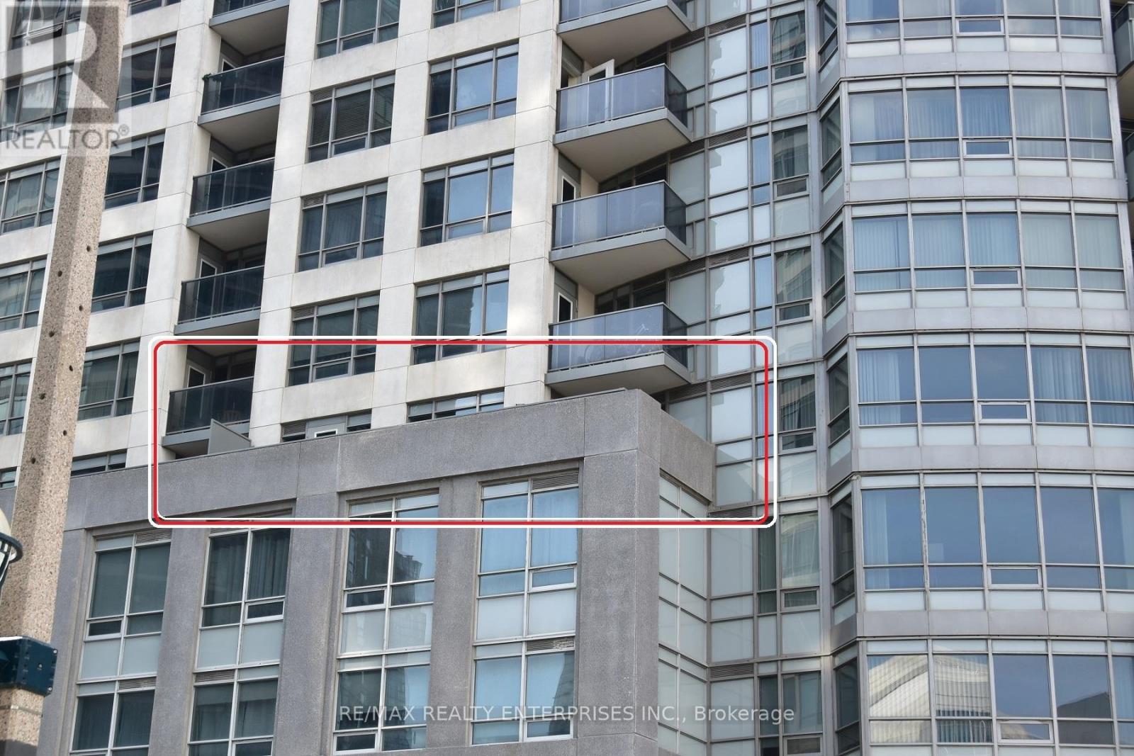 Photo 14 of 517 20 Blue Jays Way, Toronto ON