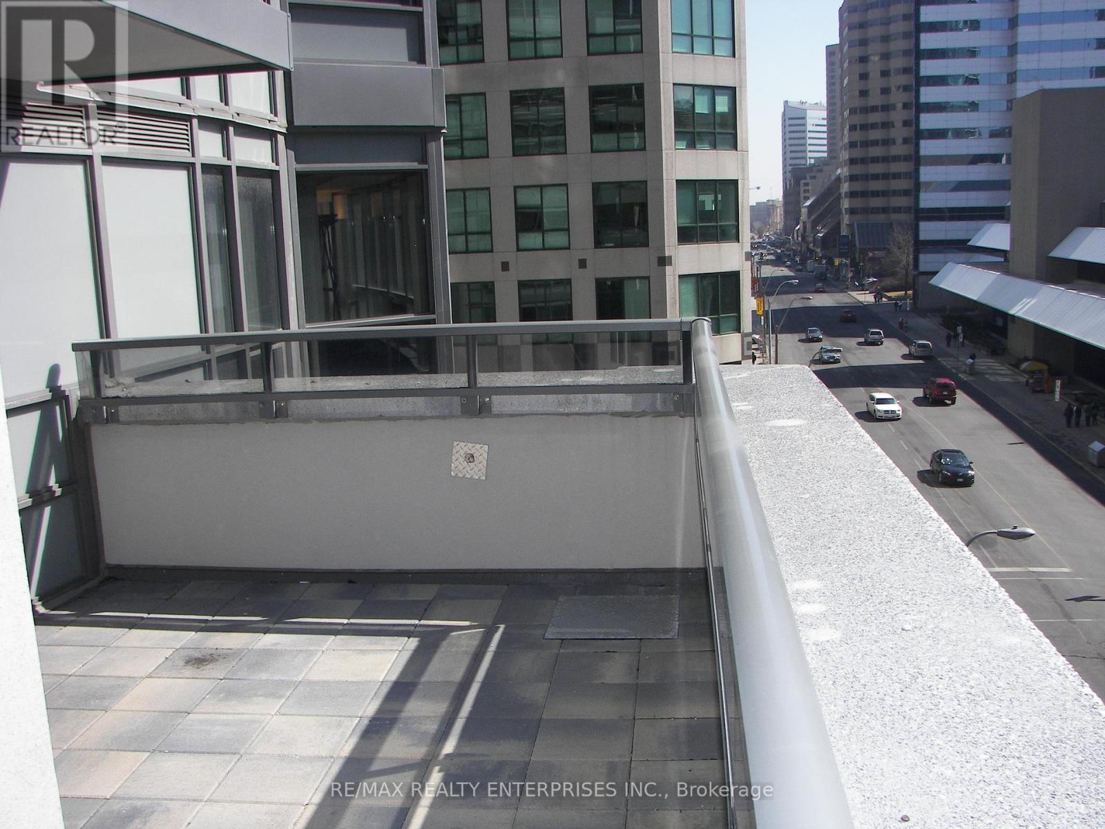 Photo 19 of 517 20 Blue Jays Way, Toronto ON