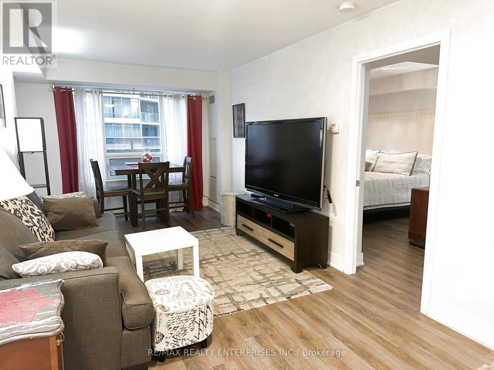 Photo 25 of 517 20 Blue Jays Way, Toronto ON