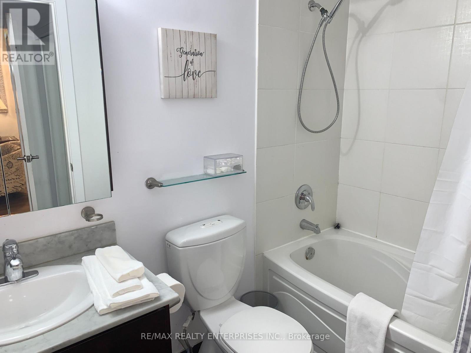 Photo 29 of 517 20 Blue Jays Way, Toronto ON
