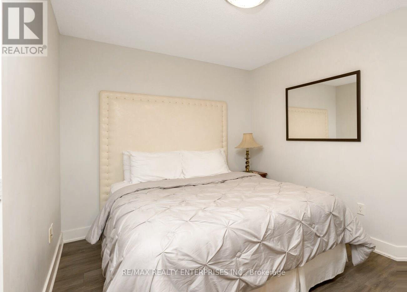 Photo 35 of 517 20 Blue Jays Way, Toronto ON