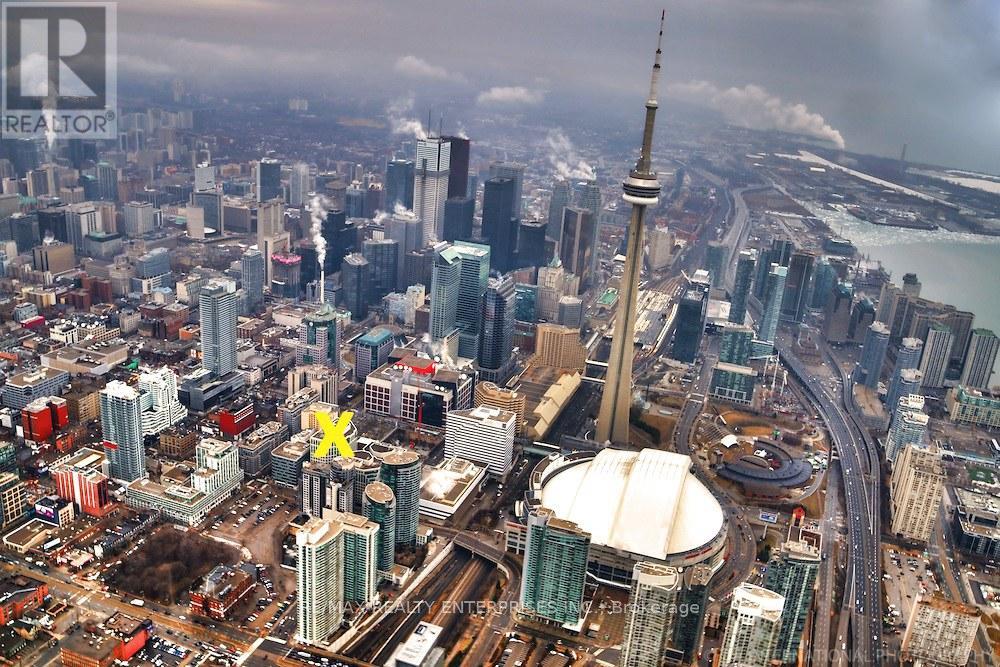 Photo 41 of 517 20 Blue Jays Way, Toronto ON