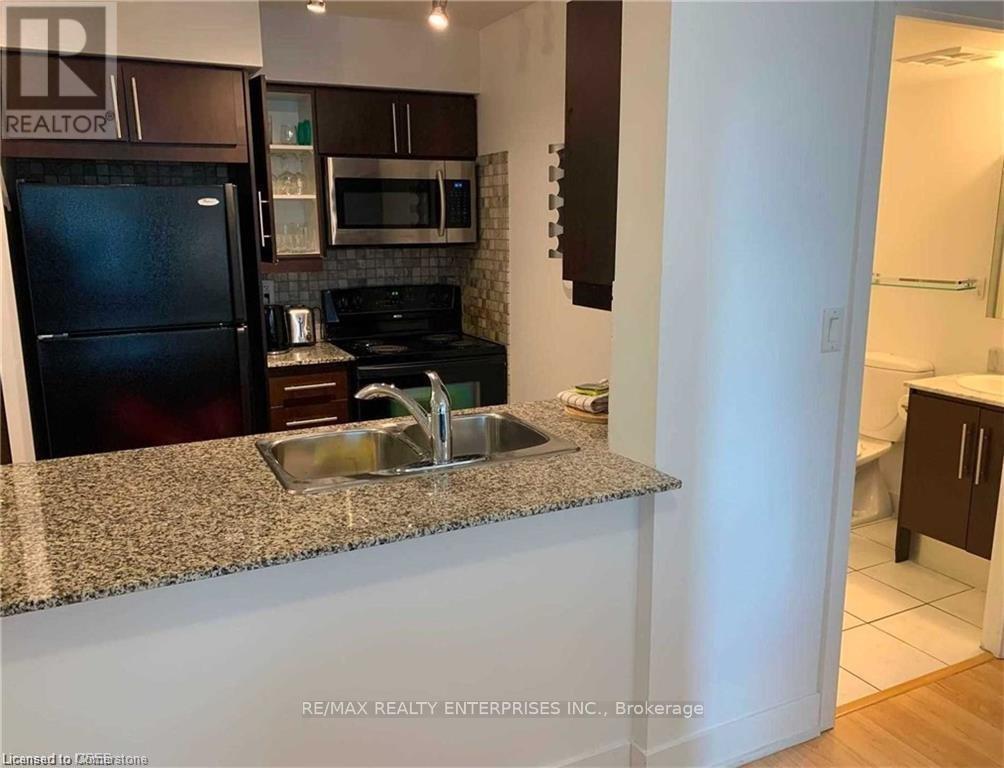 Photo 9 of 1017 20 Blue Jays Way, Toronto ON