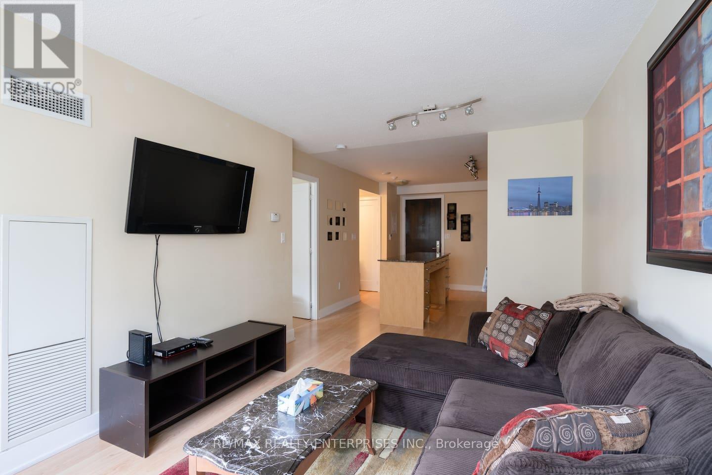Photo 11 of 1509 20 Blue Jays Way, Toronto ON
