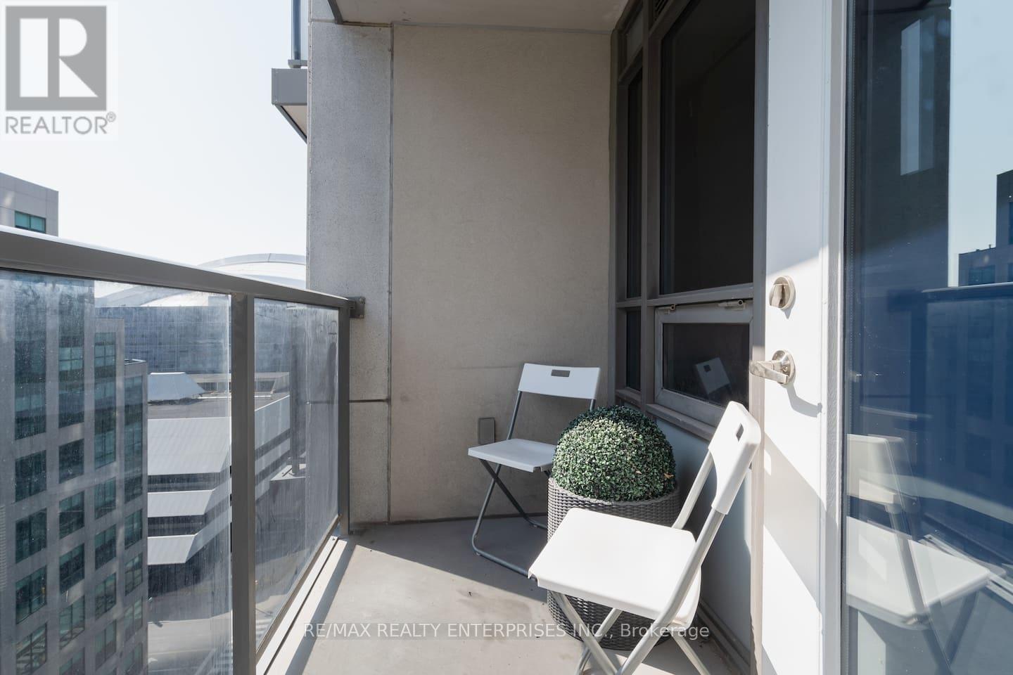 Photo 23 of 1509 20 Blue Jays Way, Toronto ON