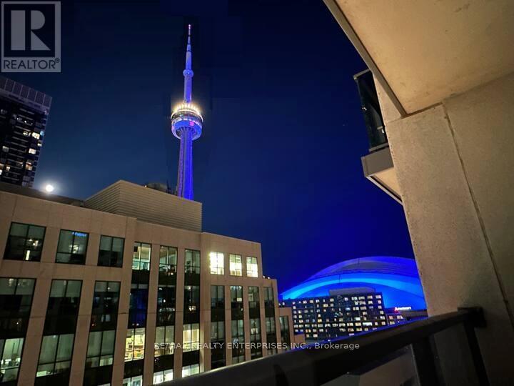Photo 11 of 909 20 Blue Jays Way, Toronto ON