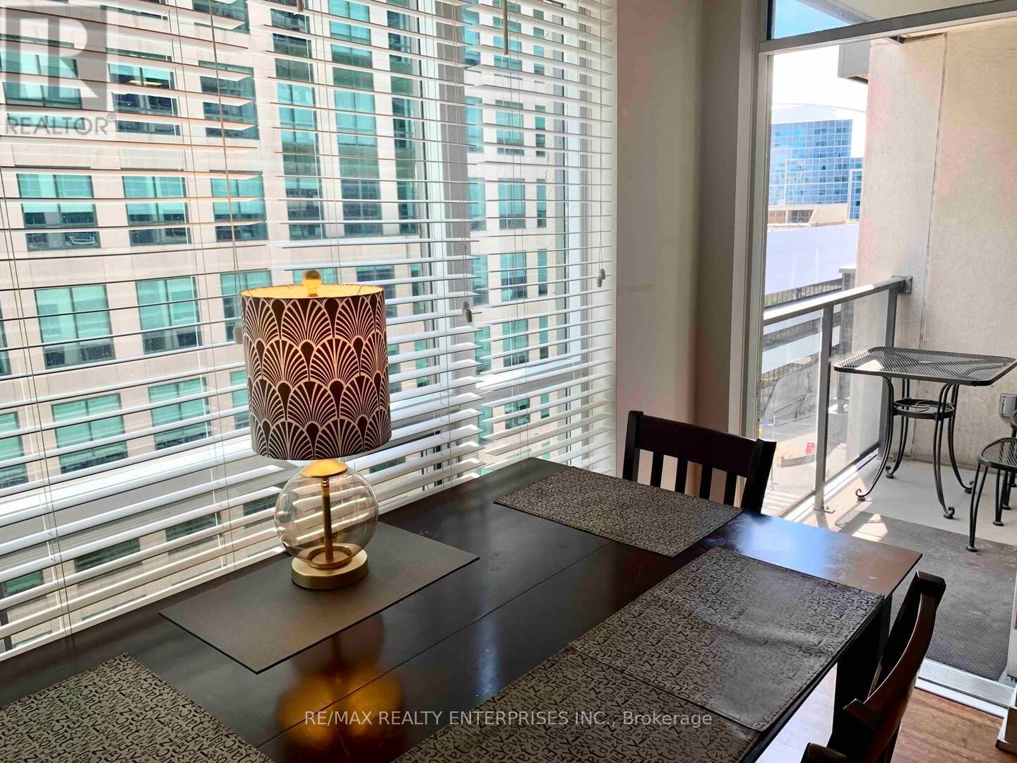 Photo 13 of 909 20 Blue Jays Way, Toronto ON