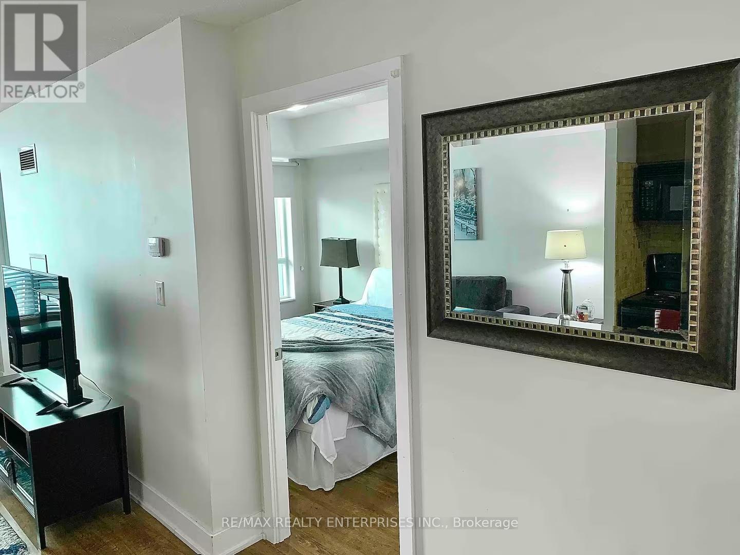 Photo 17 of 909 20 Blue Jays Way, Toronto ON