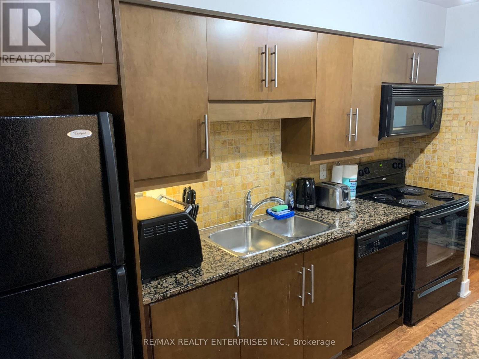 Photo 20 of 909 20 Blue Jays Way, Toronto ON
