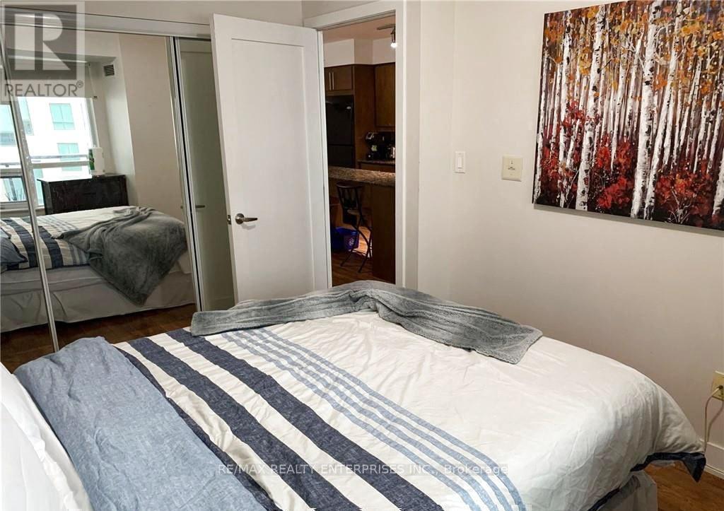 Photo 23 of 909 20 Blue Jays Way, Toronto ON