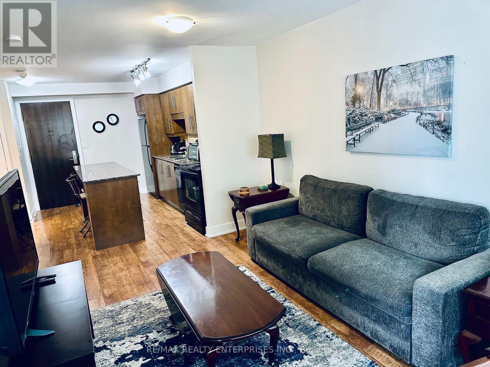 Photo 8 of 909 20 Blue Jays Way, Toronto ON