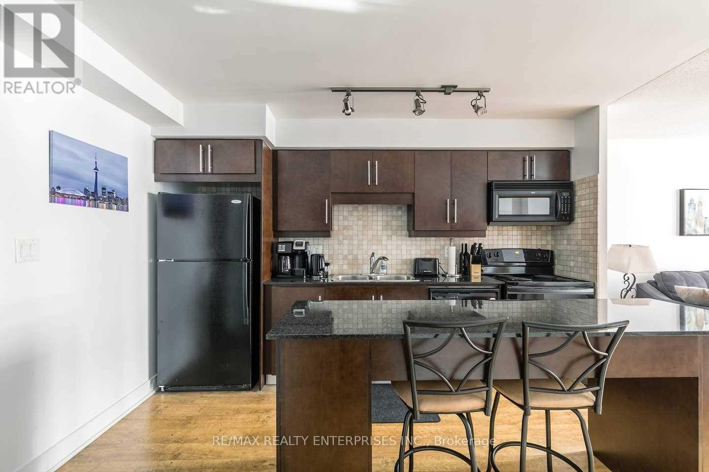 Photo 10 of 1109 20 Blue Jays Way, Toronto ON