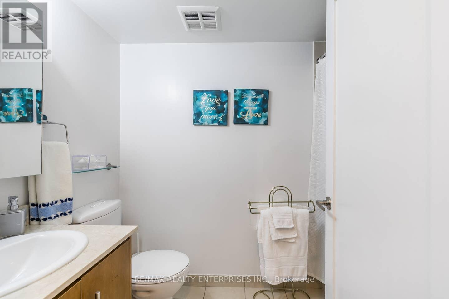 Photo 24 of 1109 20 Blue Jays Way, Toronto ON