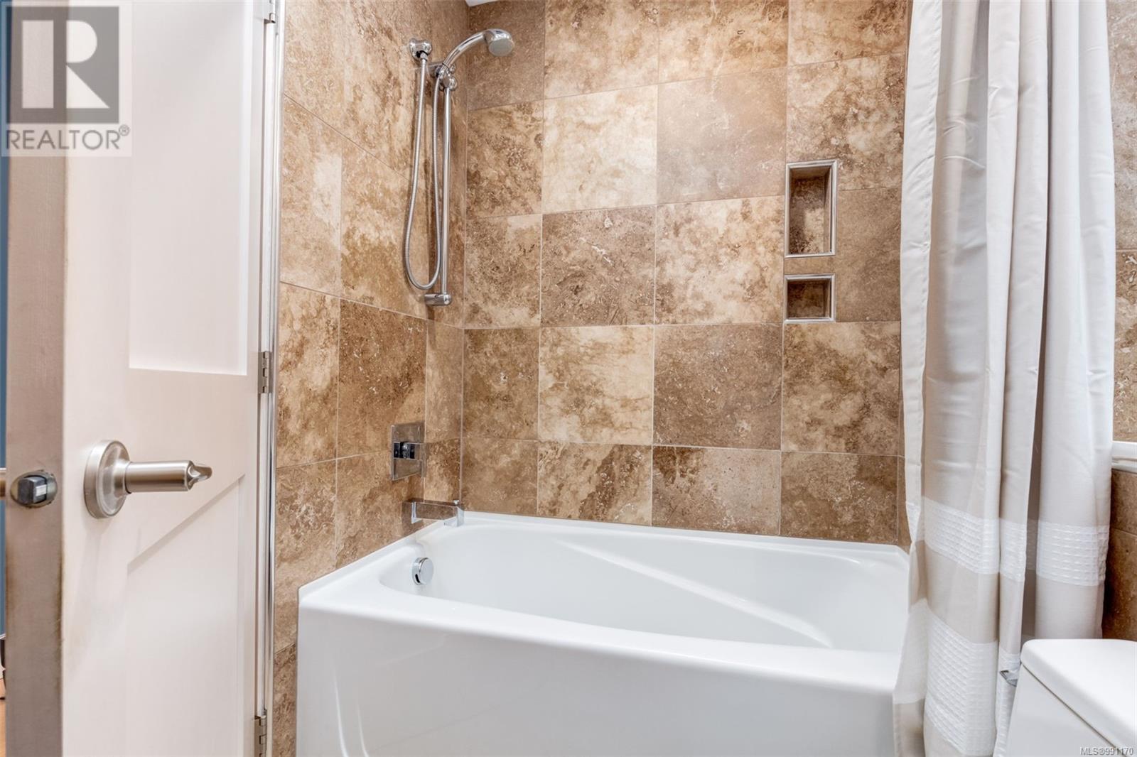 3574 Oakridge Dr, Nanaimo real estate listing 991170