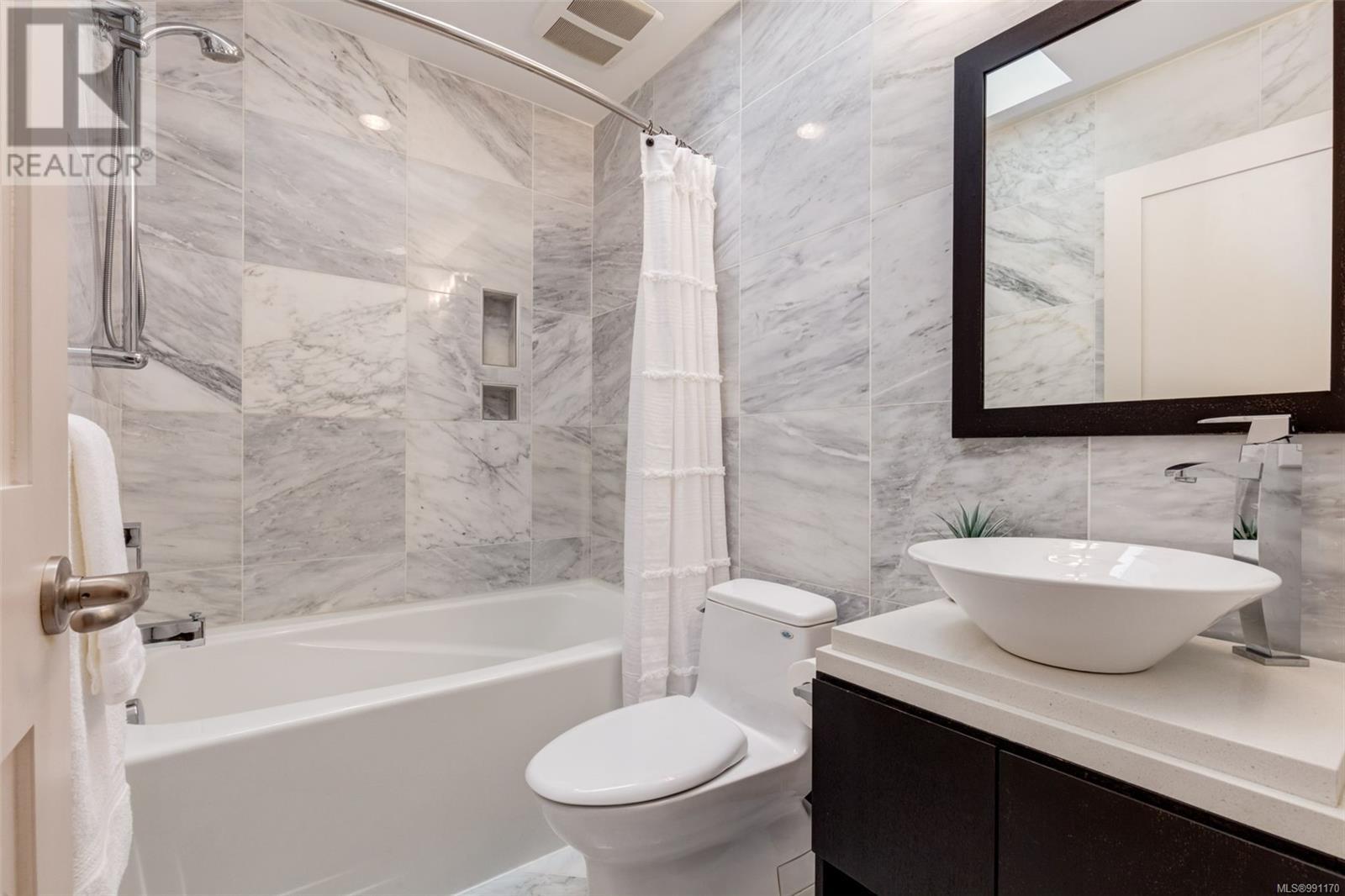 3574 Oakridge Dr, Nanaimo real estate listing 991170