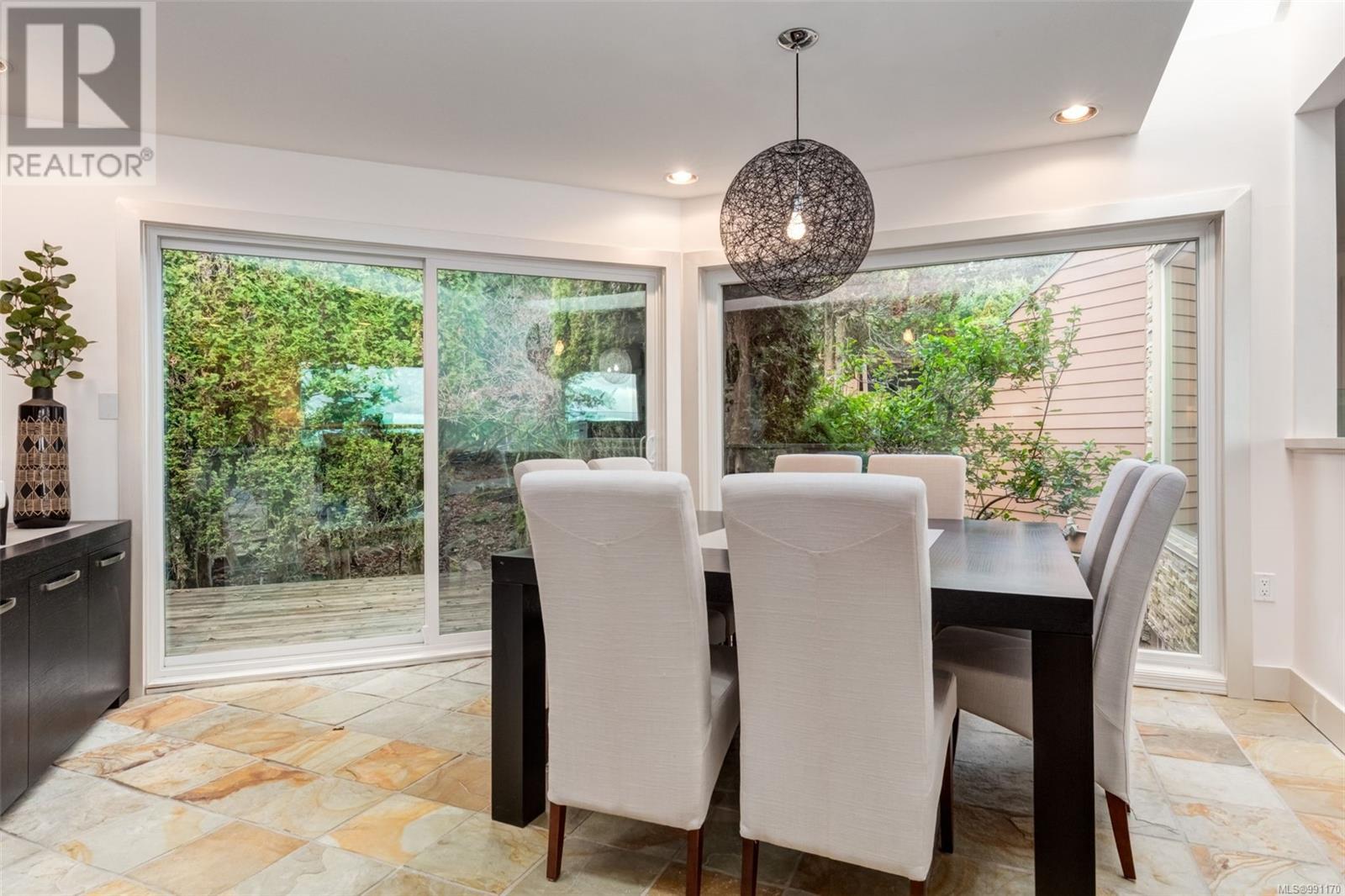 3574 Oakridge Dr, Nanaimo real estate listing 991170