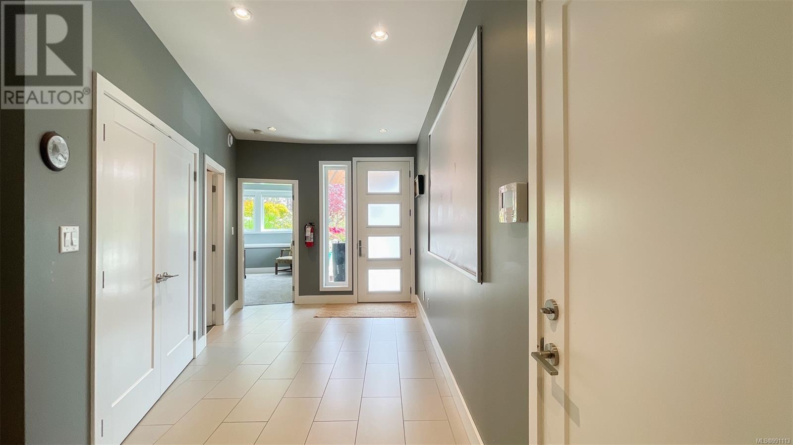 Photo 17 of 3894 Wilkinson Rd, Saanich BC