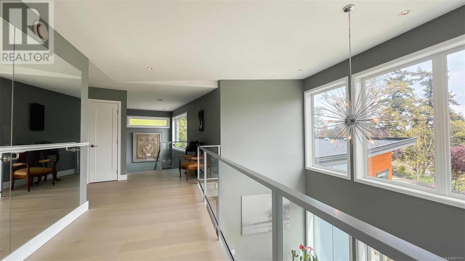 Photo 18 of 3894 Wilkinson Rd, Saanich BC