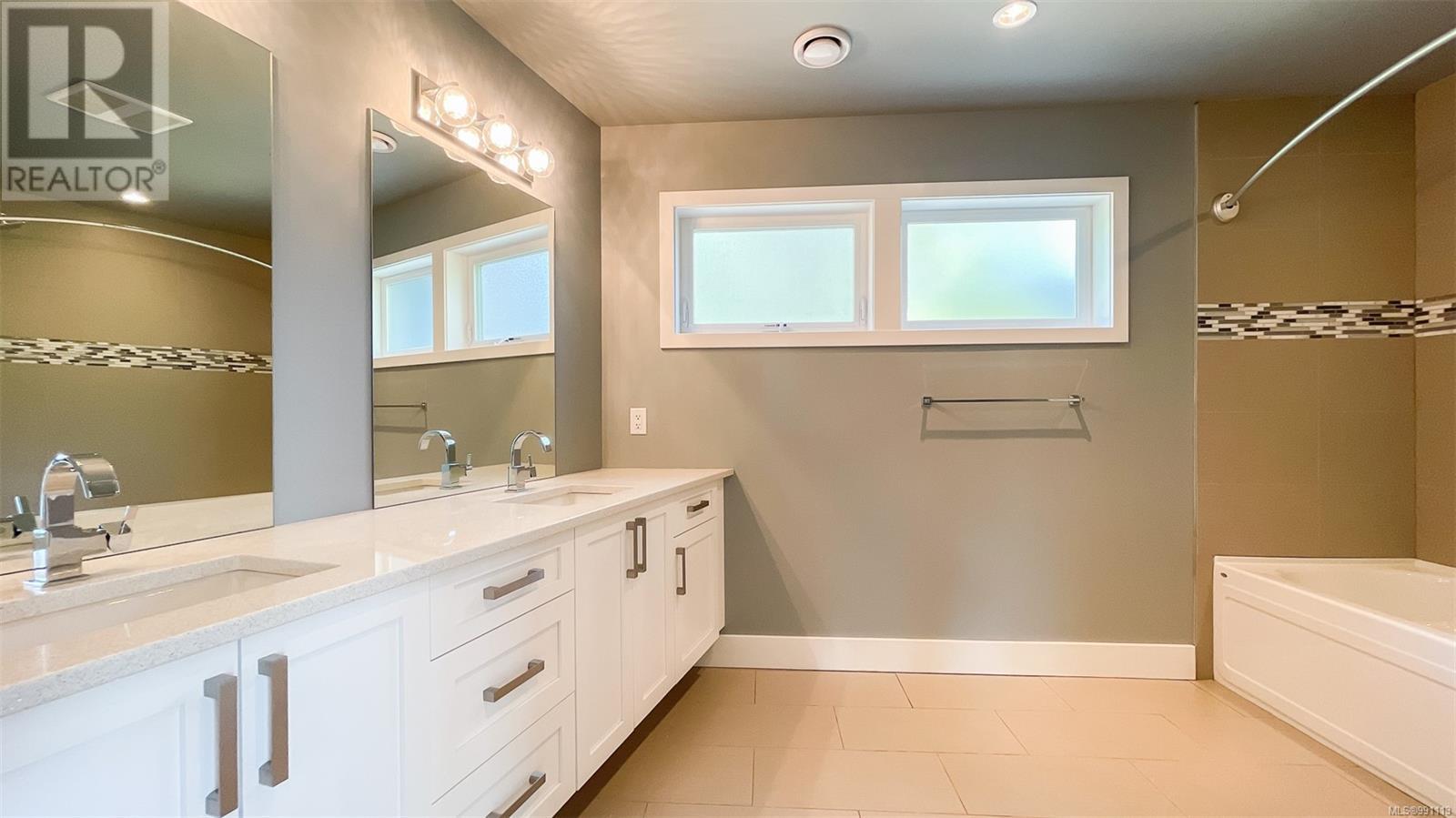 Photo 21 of 3894 Wilkinson Rd, Saanich BC