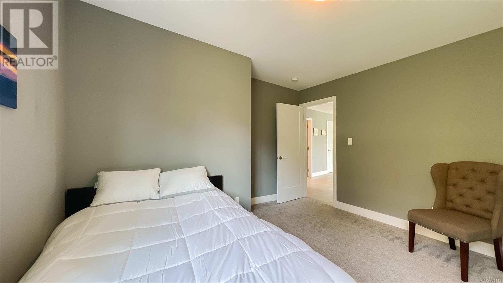 Photo 26 of 3894 Wilkinson Rd, Saanich BC