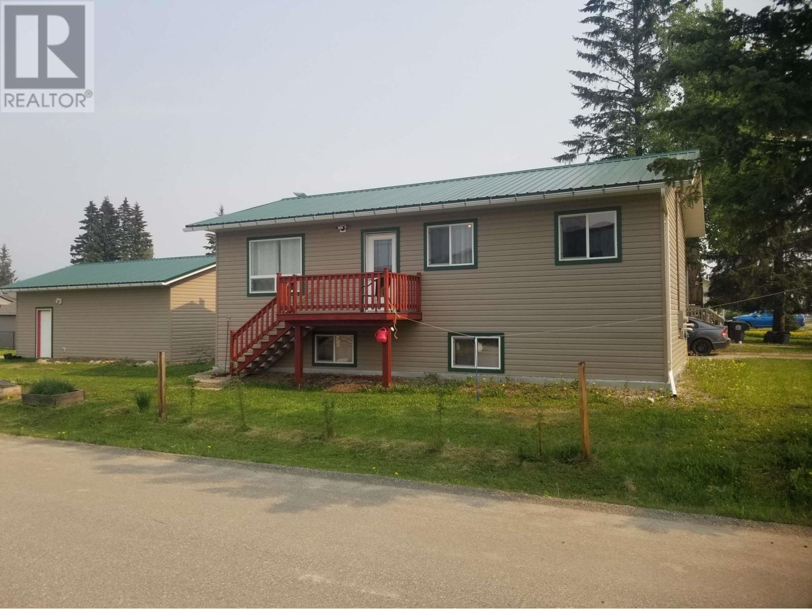 806 4TH AVENUE, McBride