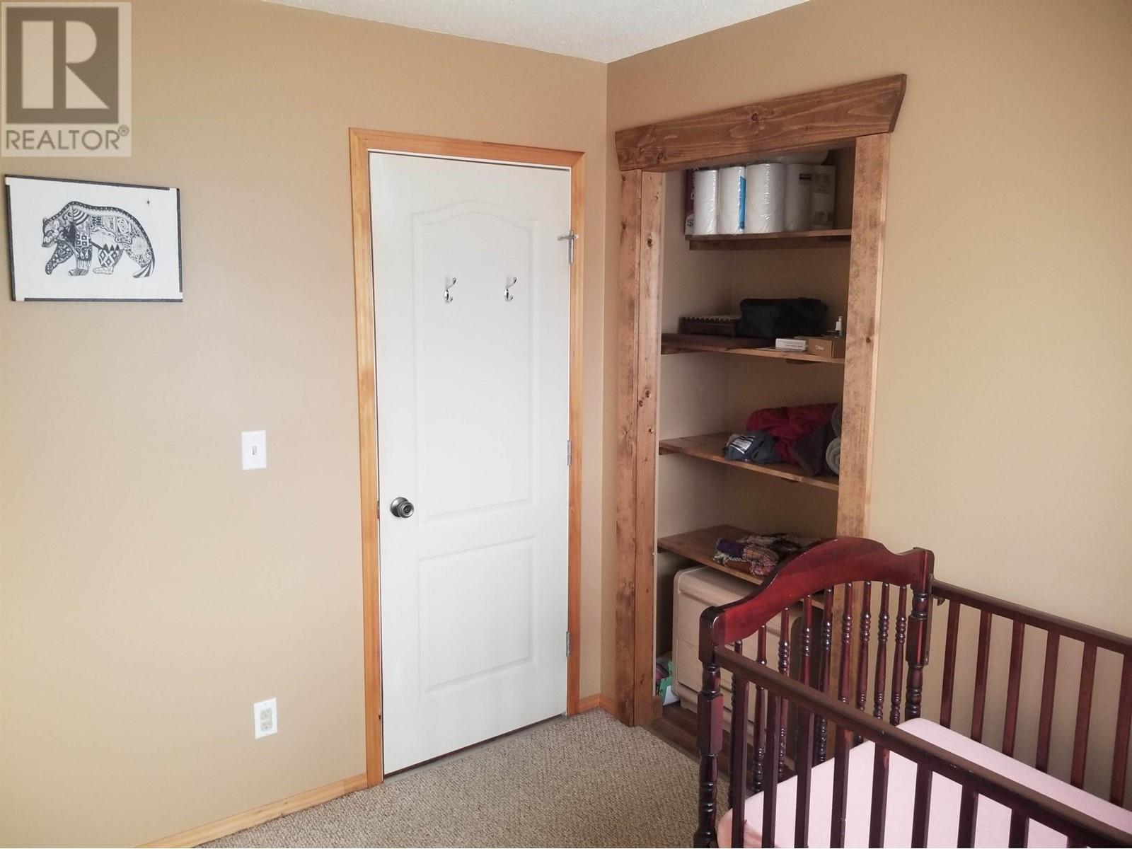 Photo 21 of 806 4th Avenue, Mcbride BC