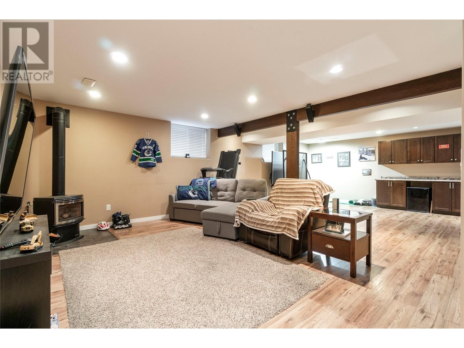  760 37 Street Southeast, Salmon Arm