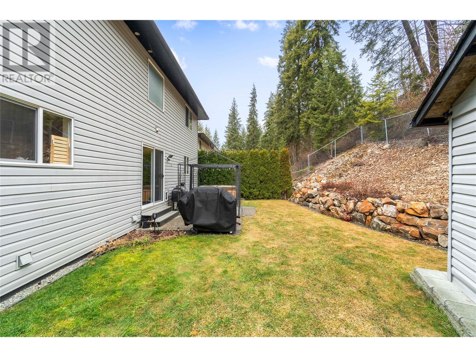  760 37 Street Southeast, Salmon Arm