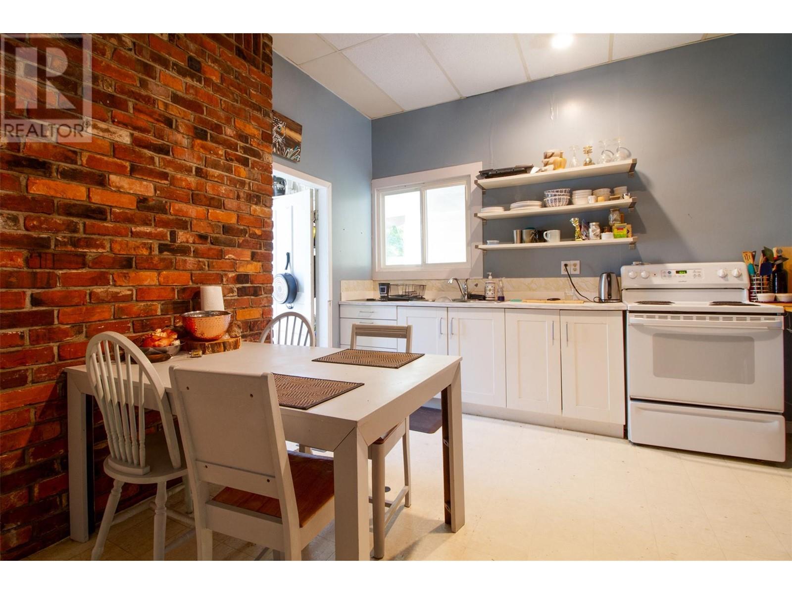 614 Mackenzie Avenue, Revelstoke