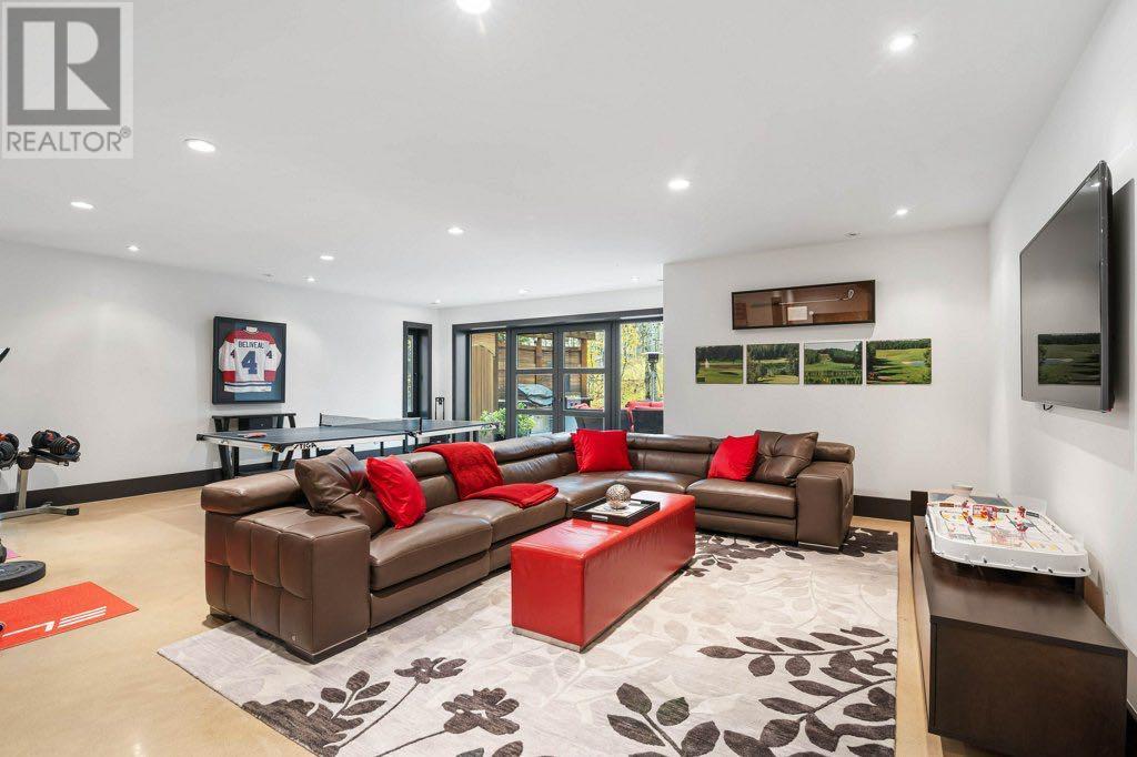 Single Family House for Sale in  Posthill Drive SW Springbank Hill Calgary 